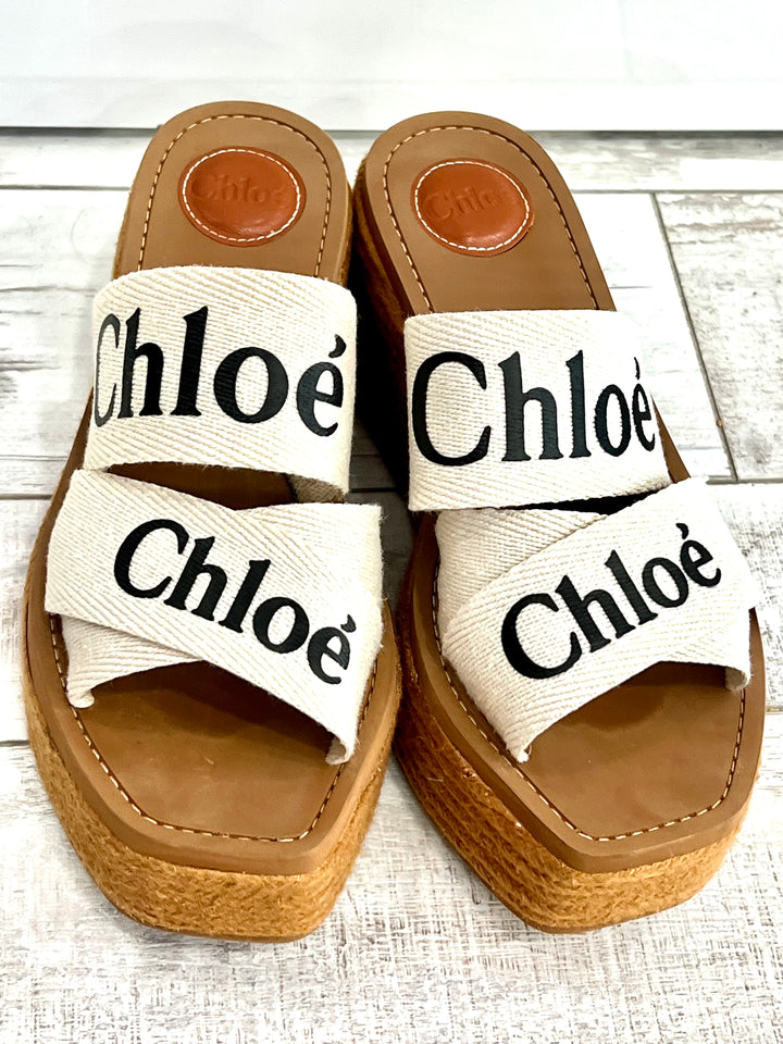 CHLOÉ CANVAS LOGO PRINT WOODY WEDGE PLATFORM SLIDE MULES
