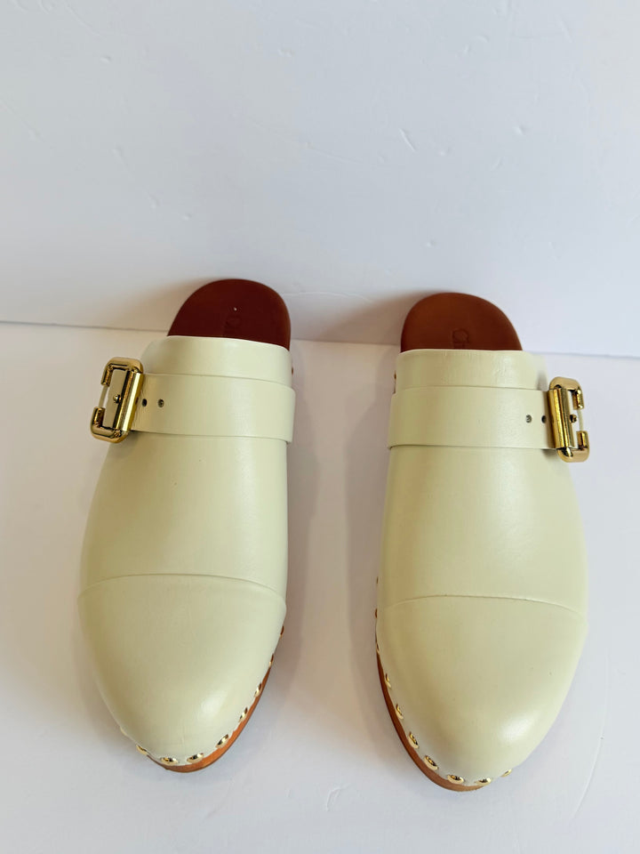 CHLOÉ JEANNETTE CALFSKIN LEATHER STUDDED CLOGS