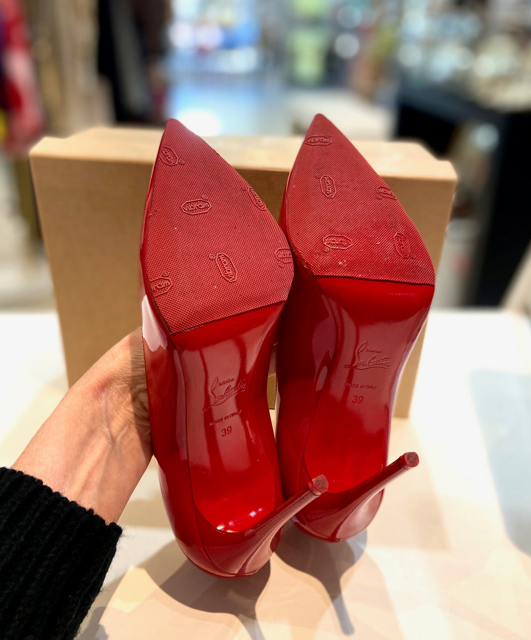 CHRISTIAN LOUBOUTIN SHINY PATENT LEATHER KATE 100 PUMPS