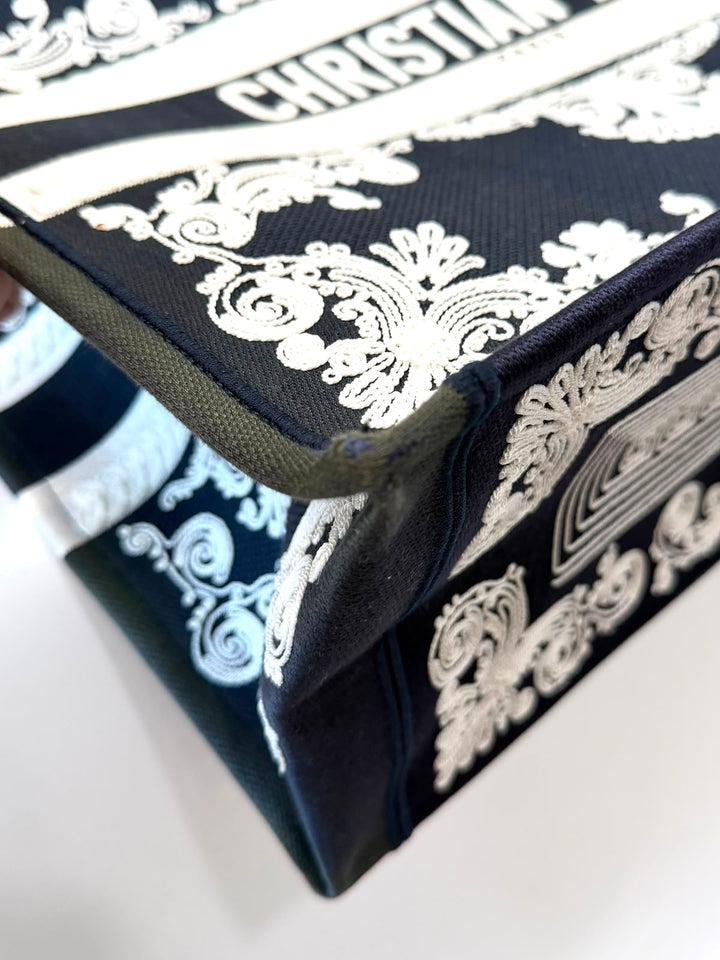CHRISTIAN DIOR EMBROIDERED LARGE BOOK TOTE BAG