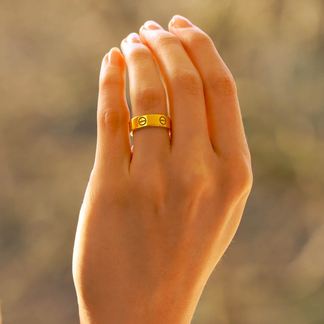 CARTIER 18K GOLD LOVE RING