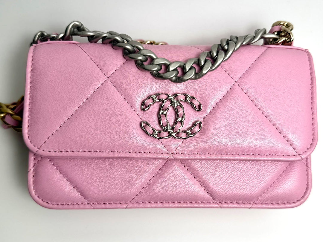 CHANEL 19 QUILTED LAMBSKIN WALLET ON CHAIN
