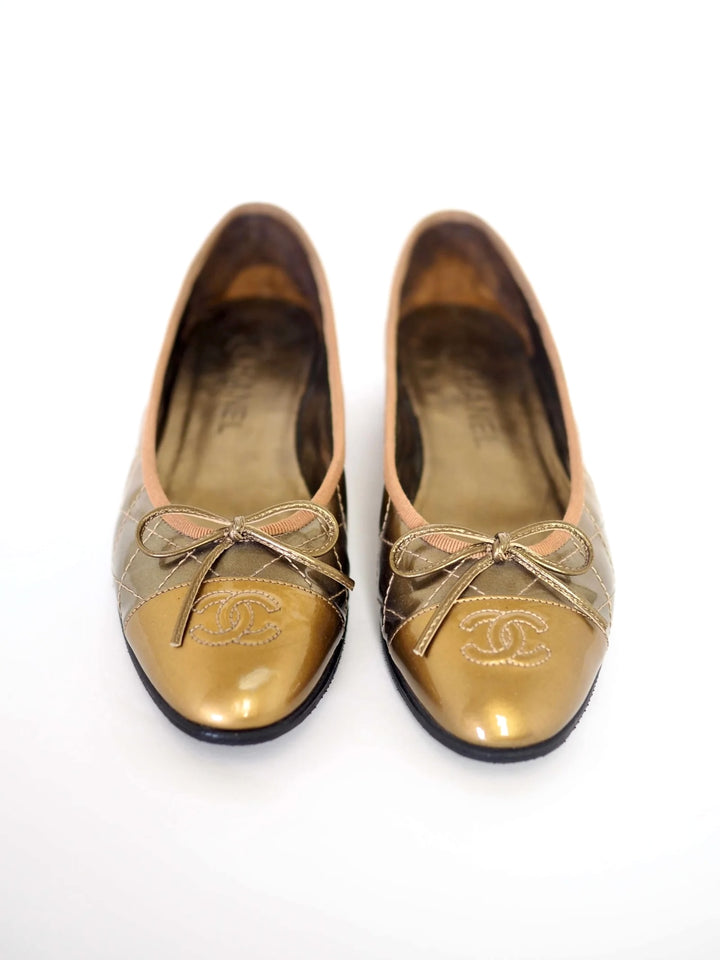 CHANEL GOLD QUILTED CC LOGO BALLET FLATS