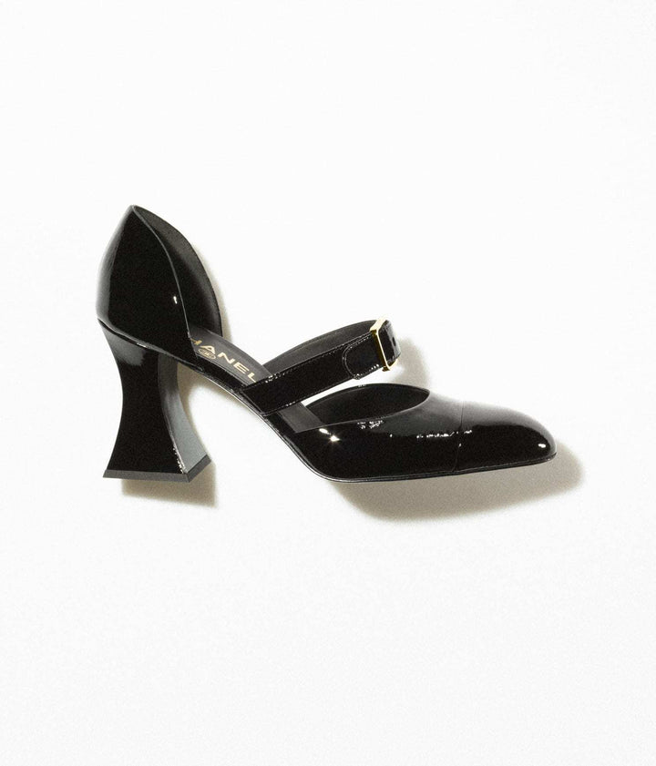 CHANEL CC  PATENT LEATHER D&
