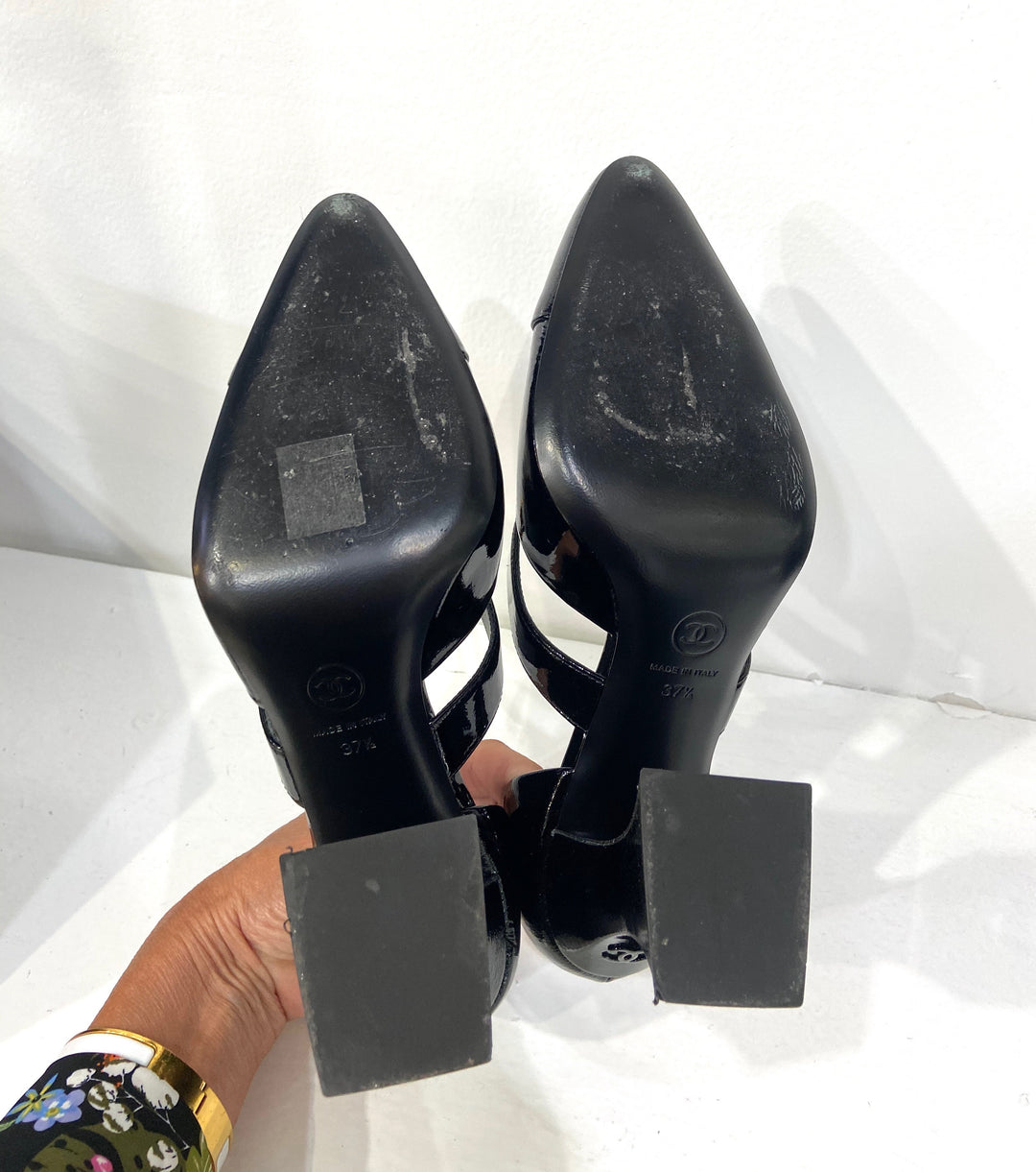 CHANEL CC  PATENT LEATHER D&