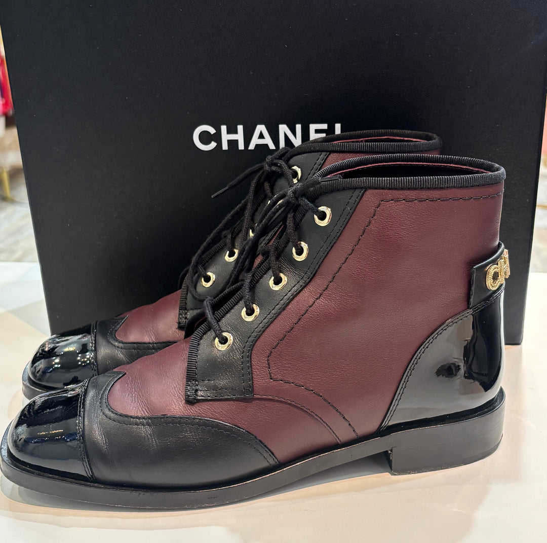 CHANEL CC LOGO CAP TOE CALFSKIN &amp; PATENT LEATHER LACE-UP ANKLE BOOTS