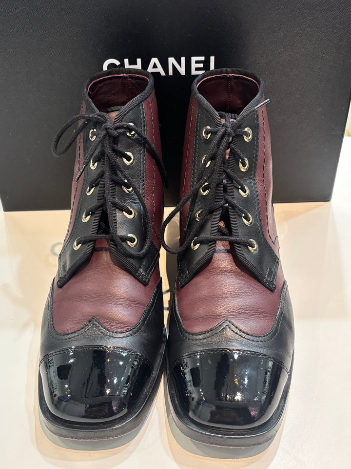 CHANEL CC LOGO CAP TOE CALFSKIN &amp; PATENT LEATHER LACE-UP ANKLE BOOTS