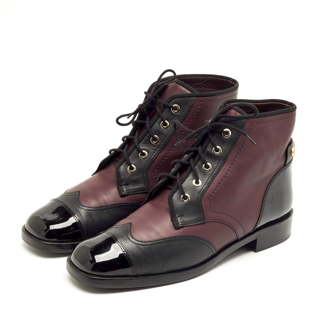 CHANEL CC LOGO CAP TOE CALFSKIN &amp; PATENT LEATHER LACE-UP ANKLE BOOTS