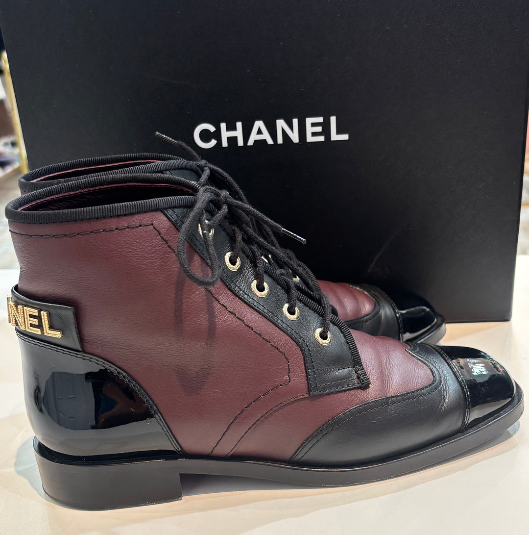 CHANEL CC LOGO CAP TOE CALFSKIN &amp; PATENT LEATHER LACE-UP ANKLE BOOTS