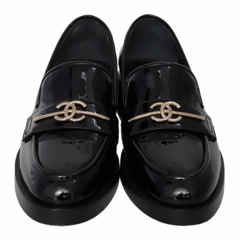 CHANEL CC LOGO CRUISE COLLECTION LOAFERS