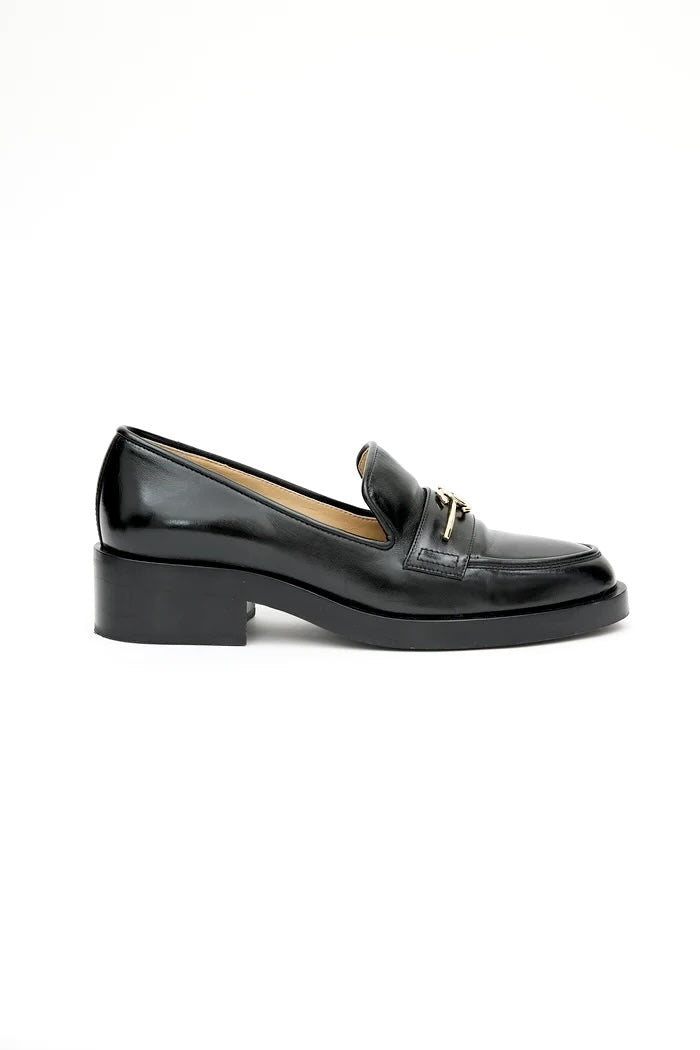 CHANEL CC LOGO CRUISE COLLECTION LOAFERS