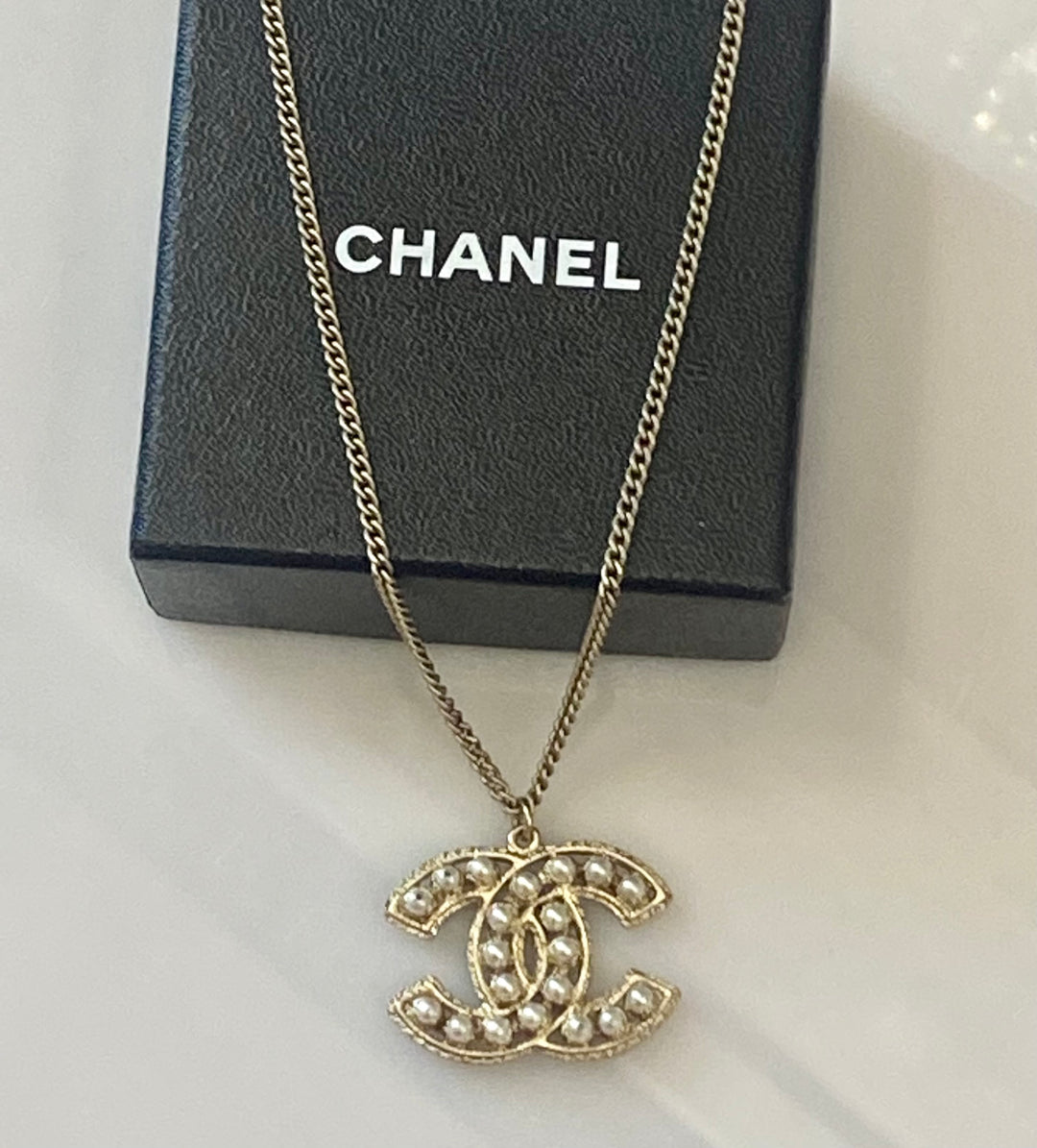 CHANEL CC FAUX PEARL PENDANT NECKLACE