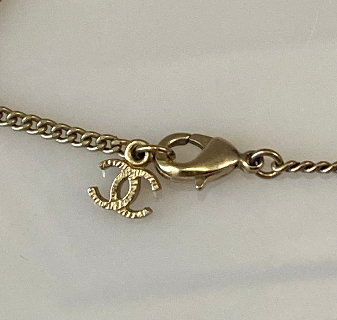 CHANEL CC FAUX PEARL PENDANT NECKLACE