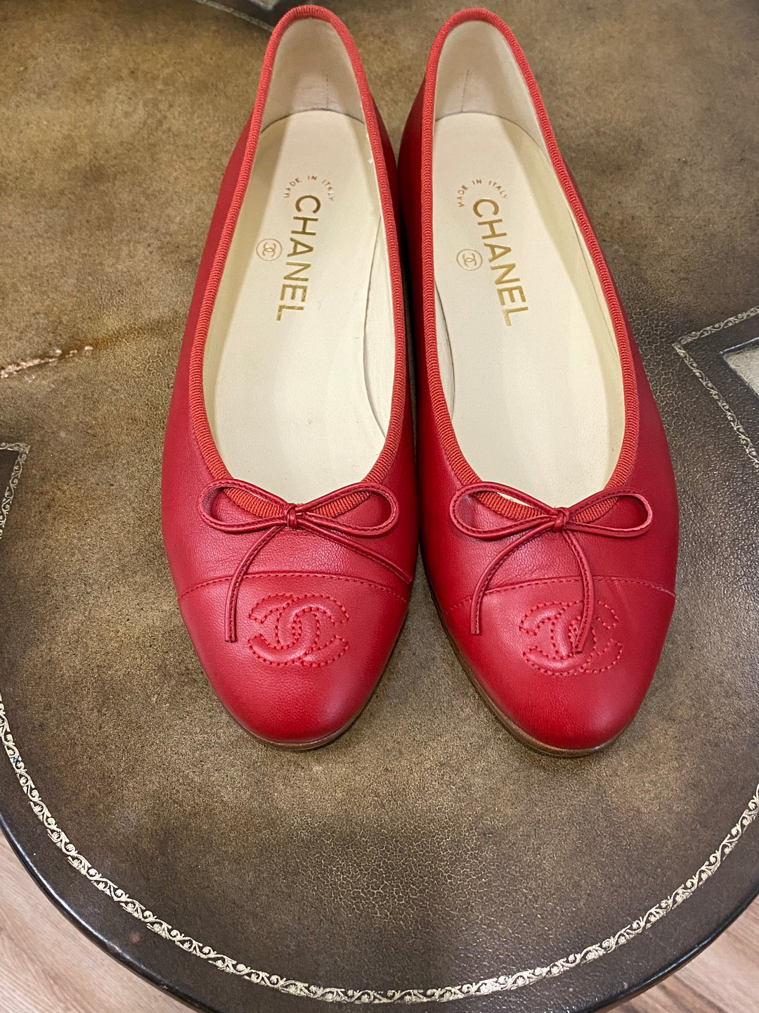 CHANEL CC LEATHER BALLERINA FLATS – Caroline's Fashion Luxuries