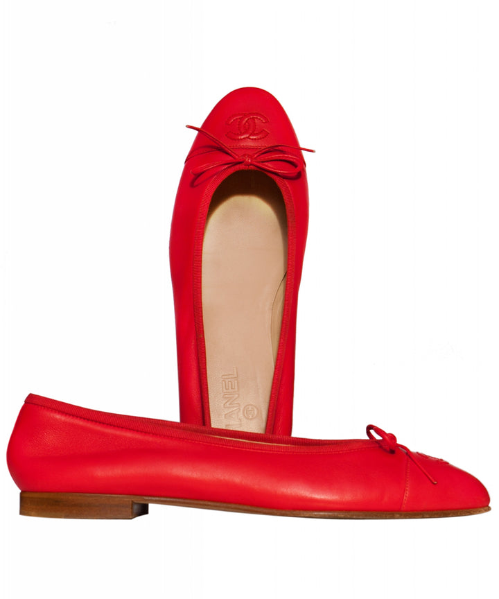 CHANEL CC LEATHER BALLERINA FLATS
