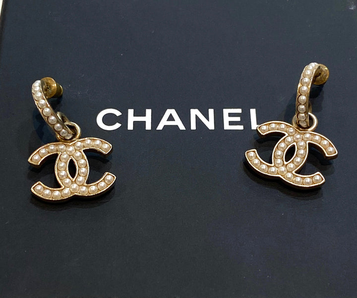 CHANEL CC PEARL HOOP EARRINGS