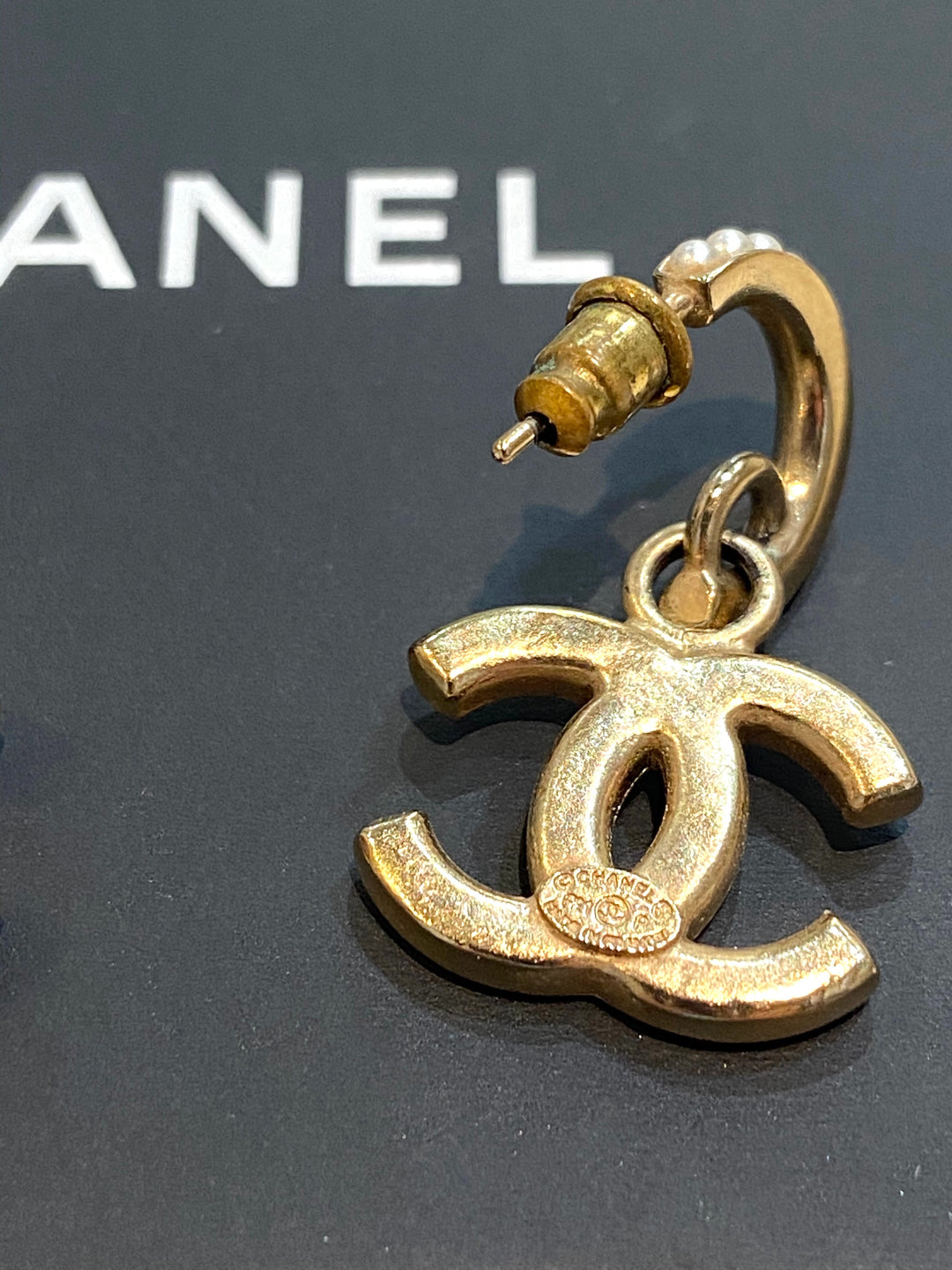 CHANEL CC PEARL HOOP EARRINGS