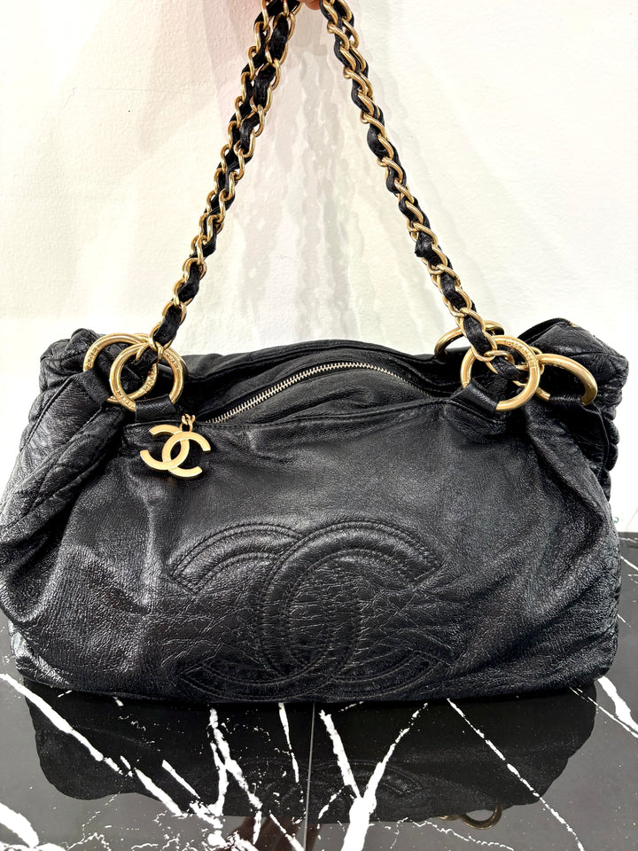 CHANEL CC VINTAGE DISTRESSED LEATHER ROCK CHAIN BOWLER BAG