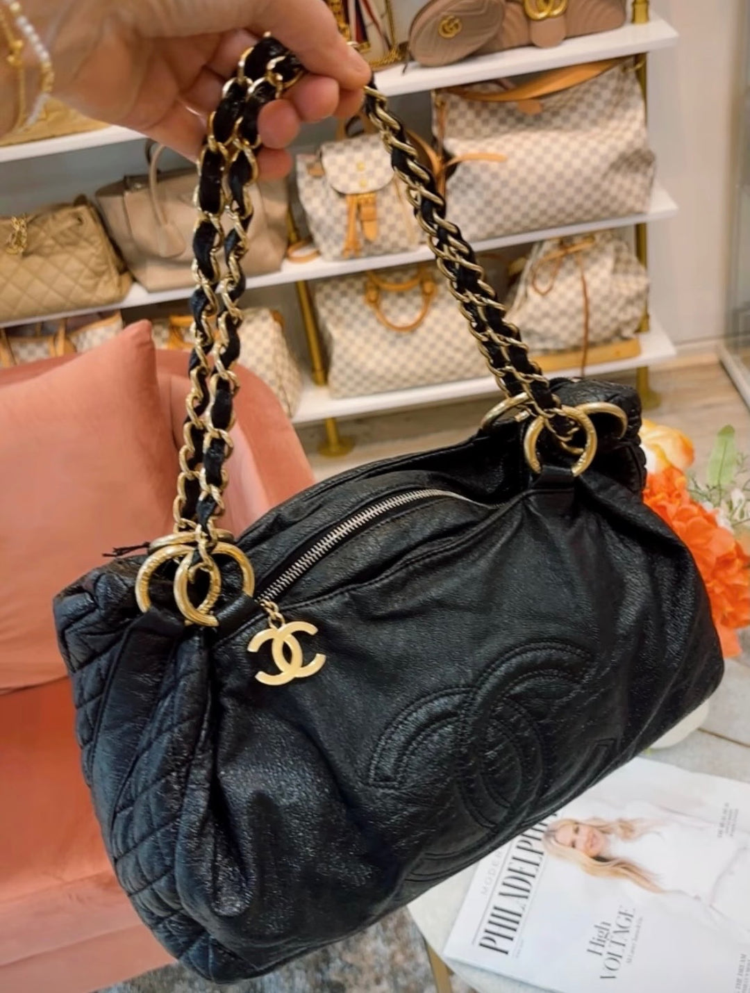 CHANEL CC VINTAGE DISTRESSED LEATHER ROCK CHAIN BOWLER BAG