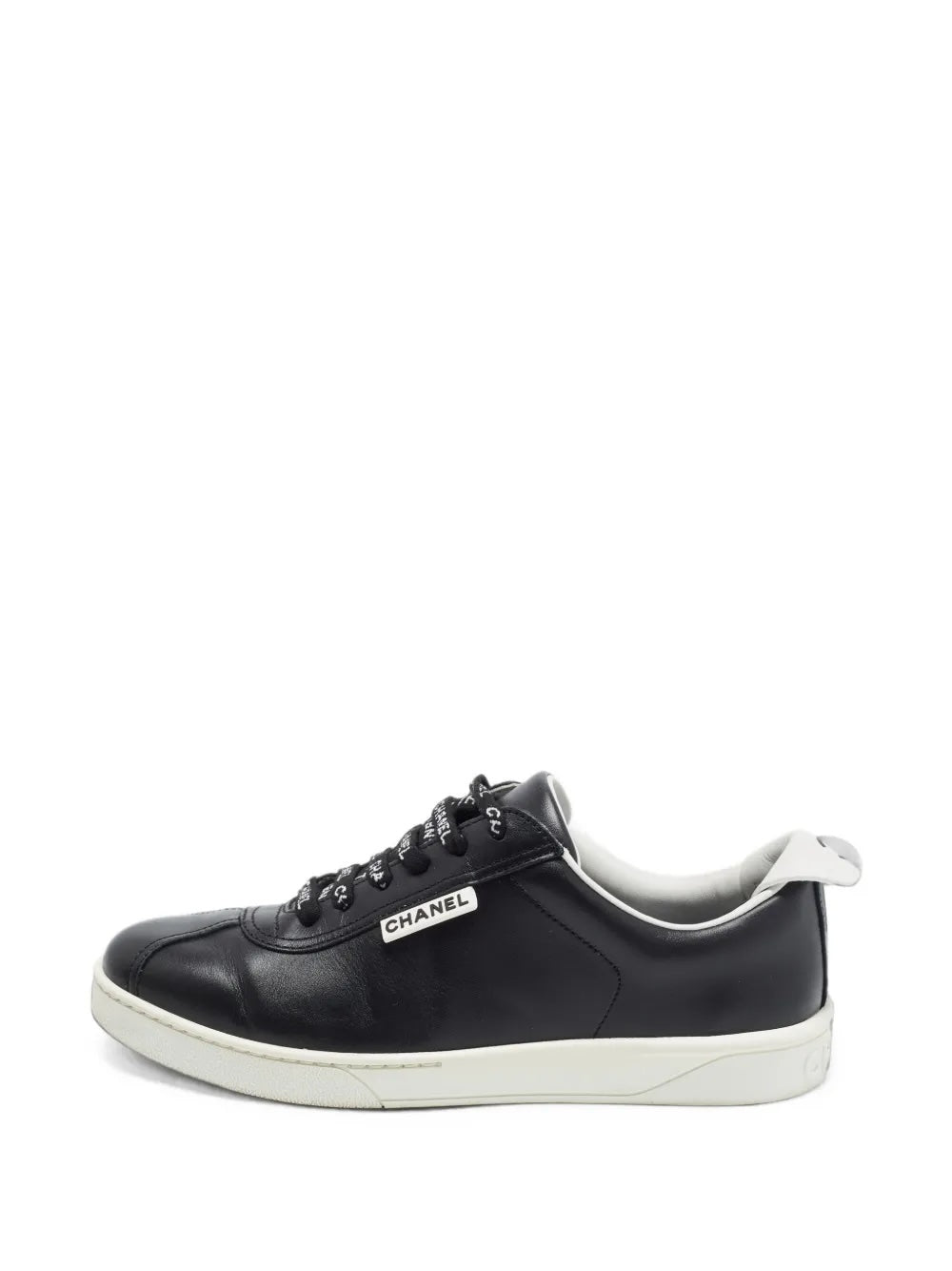 CHANEL CC LOGO TAG LOW-TOP CALFSKIN LEATHER SNEAKERS