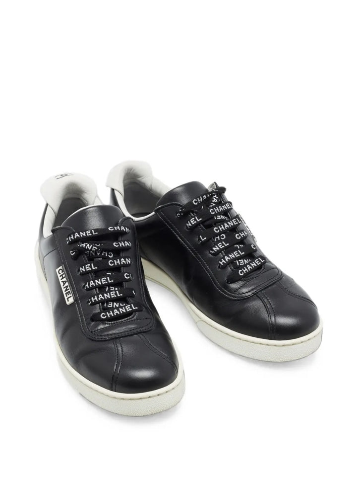 CHANEL CC LOGO TAG LOW-TOP CALFSKIN LEATHER SNEAKERS