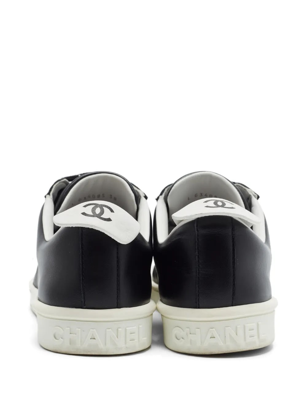 CHANEL CC LOGO TAG LOW-TOP CALFSKIN LEATHER SNEAKERS