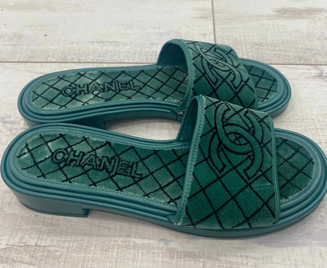 CHANEL CC EMROIDERED FABRIC &amp; CALFSKIN SLIDE MULES