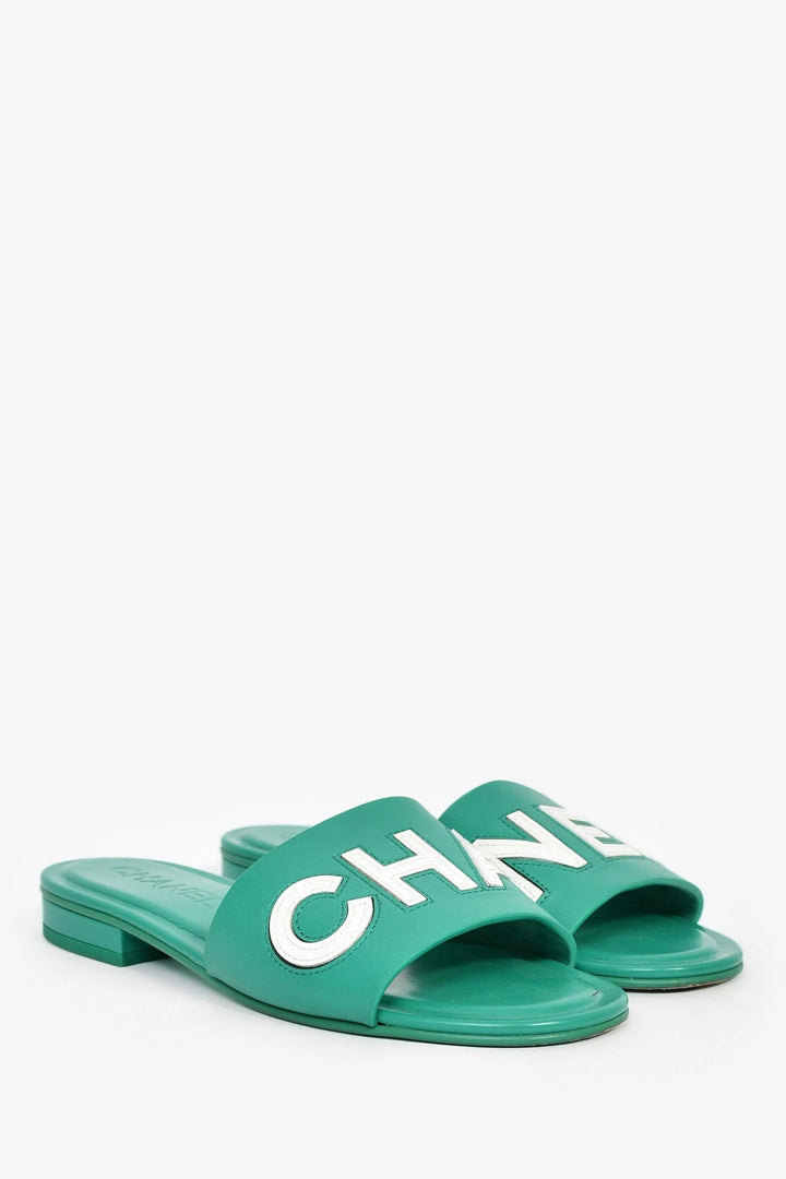 CHANEL CHA NEL LOGO CALFSKIN LEATHER &amp;  PATENT CALF MULES