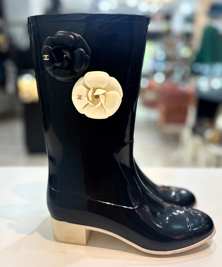 CHANEL VINTAGE CAMELLIA RUBBER RAIN BOOTS