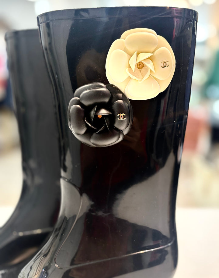 CHANEL VINTAGE CAMELLIA RUBBER RAIN BOOTS