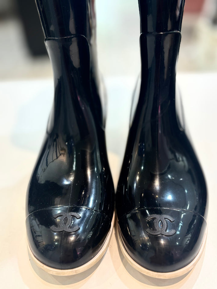 CHANEL VINTAGE CAMELLIA RUBBER RAIN BOOTS