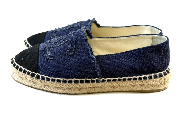 CHANEL CAP-TOE CC LOGO DENIM TOILE ESPADRILLES
