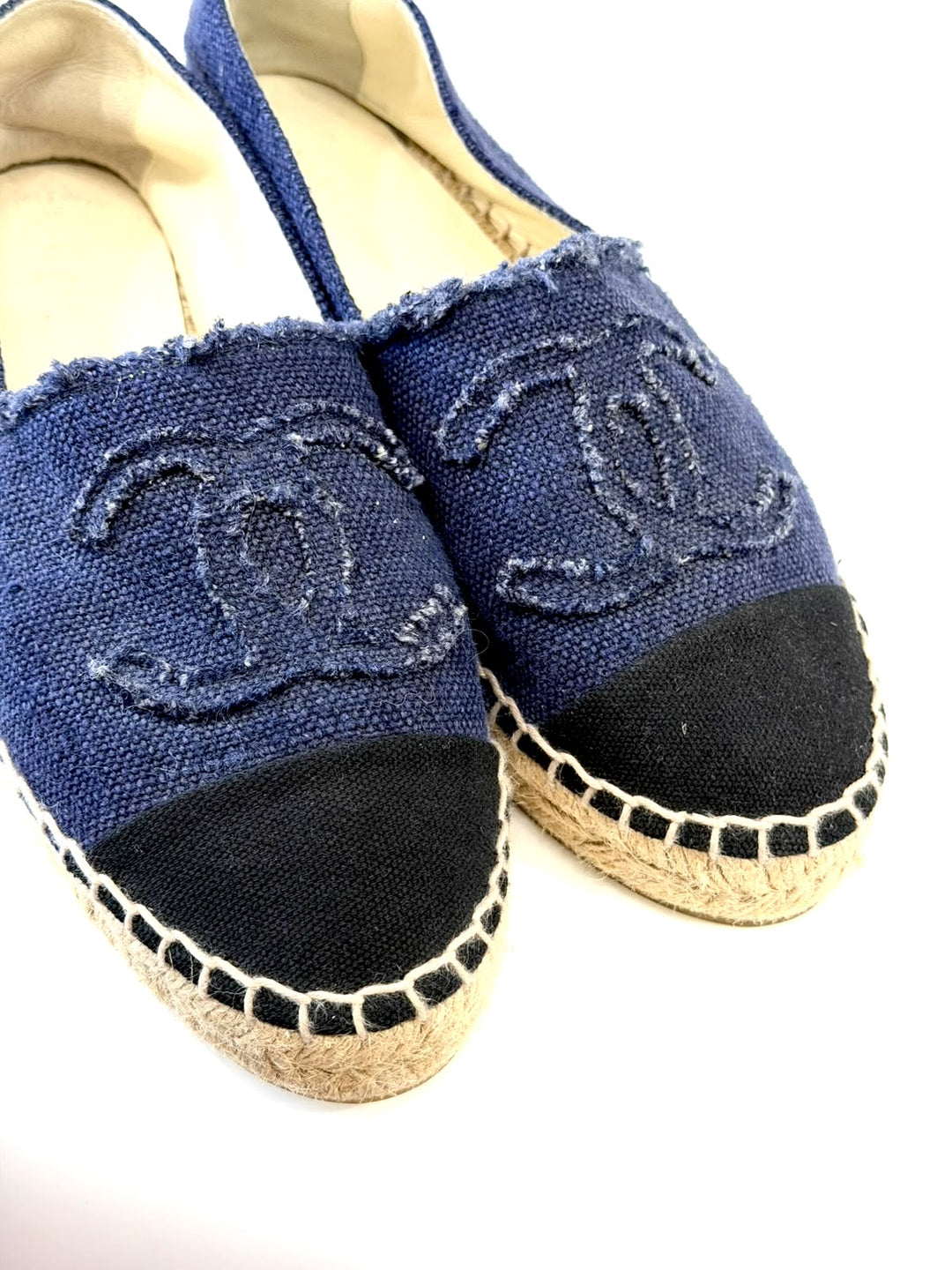 CHANEL CAP-TOE CC LOGO DENIM TOILE ESPADRILLES