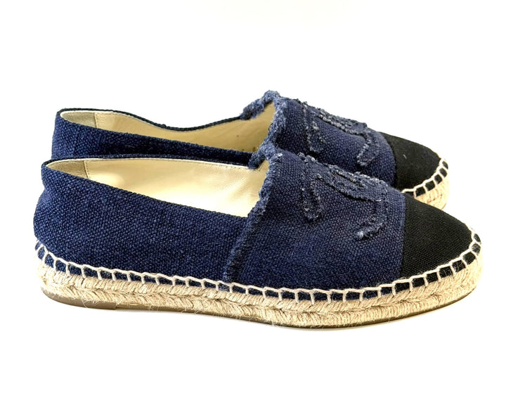 CHANEL CAP-TOE CC LOGO DENIM TOILE ESPADRILLES