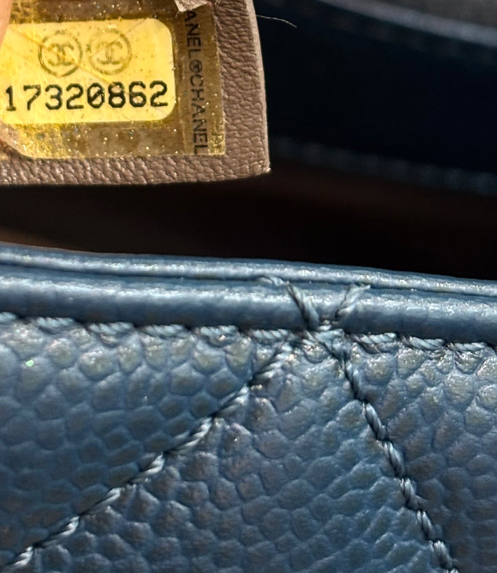 CHANEL CAVIAR QUILTED GRAND SHOPPING TOTE BAG