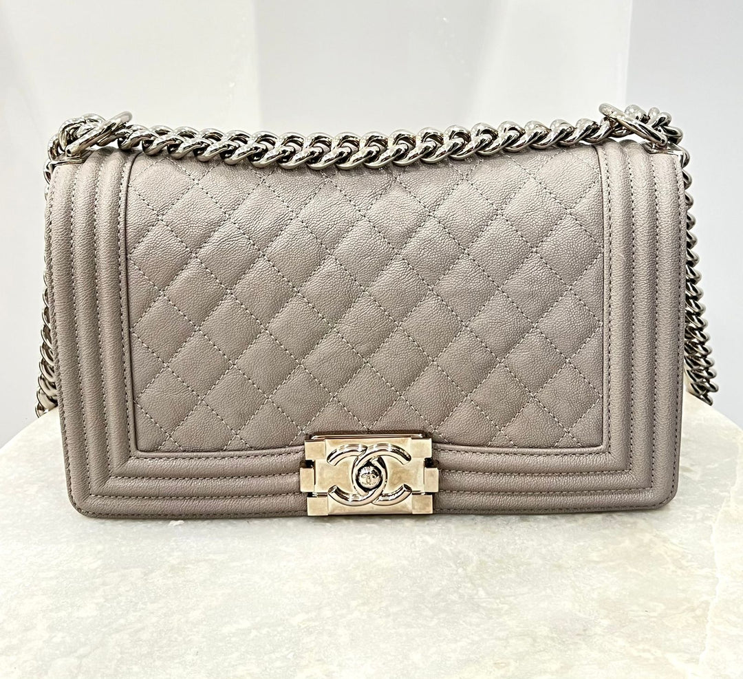 CHANEL CAVIAR QUILTED MEDIUM BOY FLAP BAG IN TAUPE-GREY