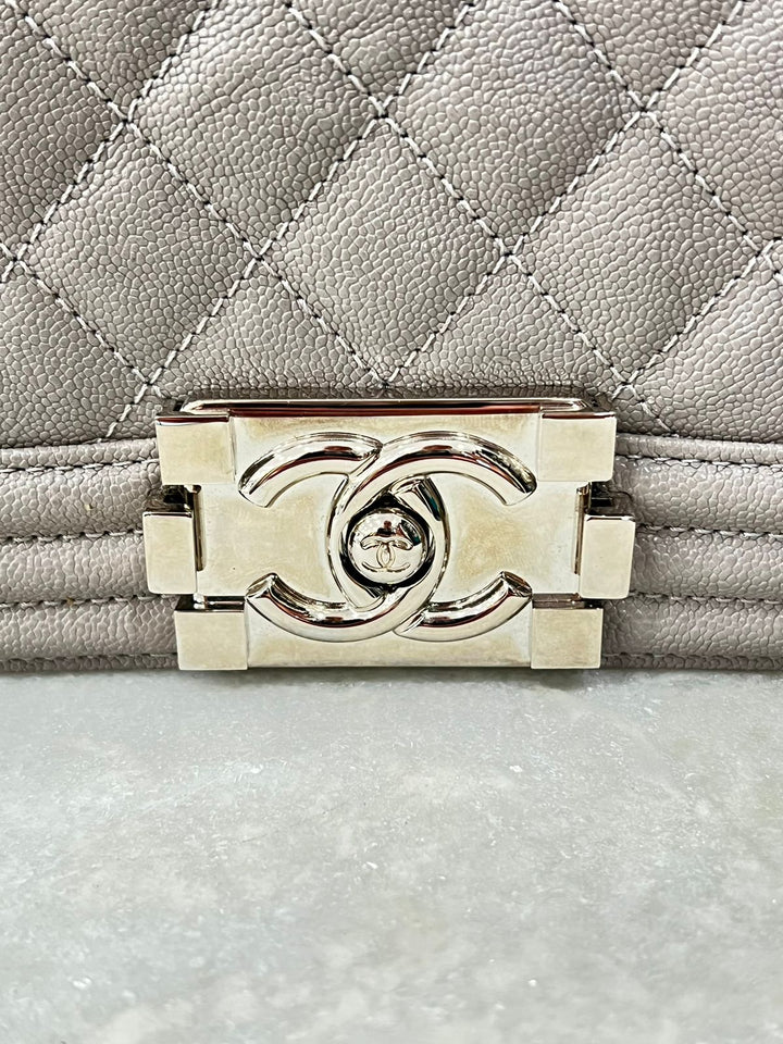 CHANEL CAVIAR QUILTED MEDIUM BOY FLAP BAG IN TAUPE-GREY