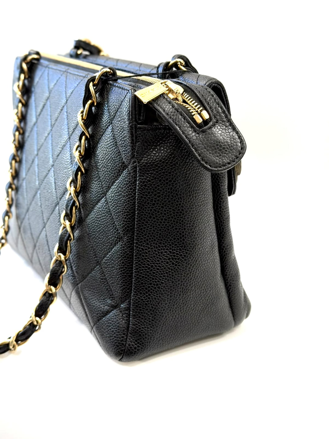 CHANEL CAVIAR QUILTED ZIP &amp; FLAP VINTAGE SHOULDER BAG