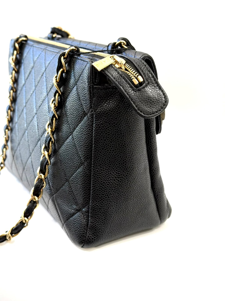 CHANEL CAVIAR QUILTED ZIP &amp; FLAP VINTAGE SHOULDER BAG