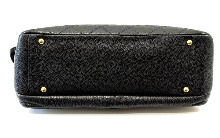 CHANEL CAVIAR QUILTED ZIP &amp; FLAP VINTAGE SHOULDER BAG