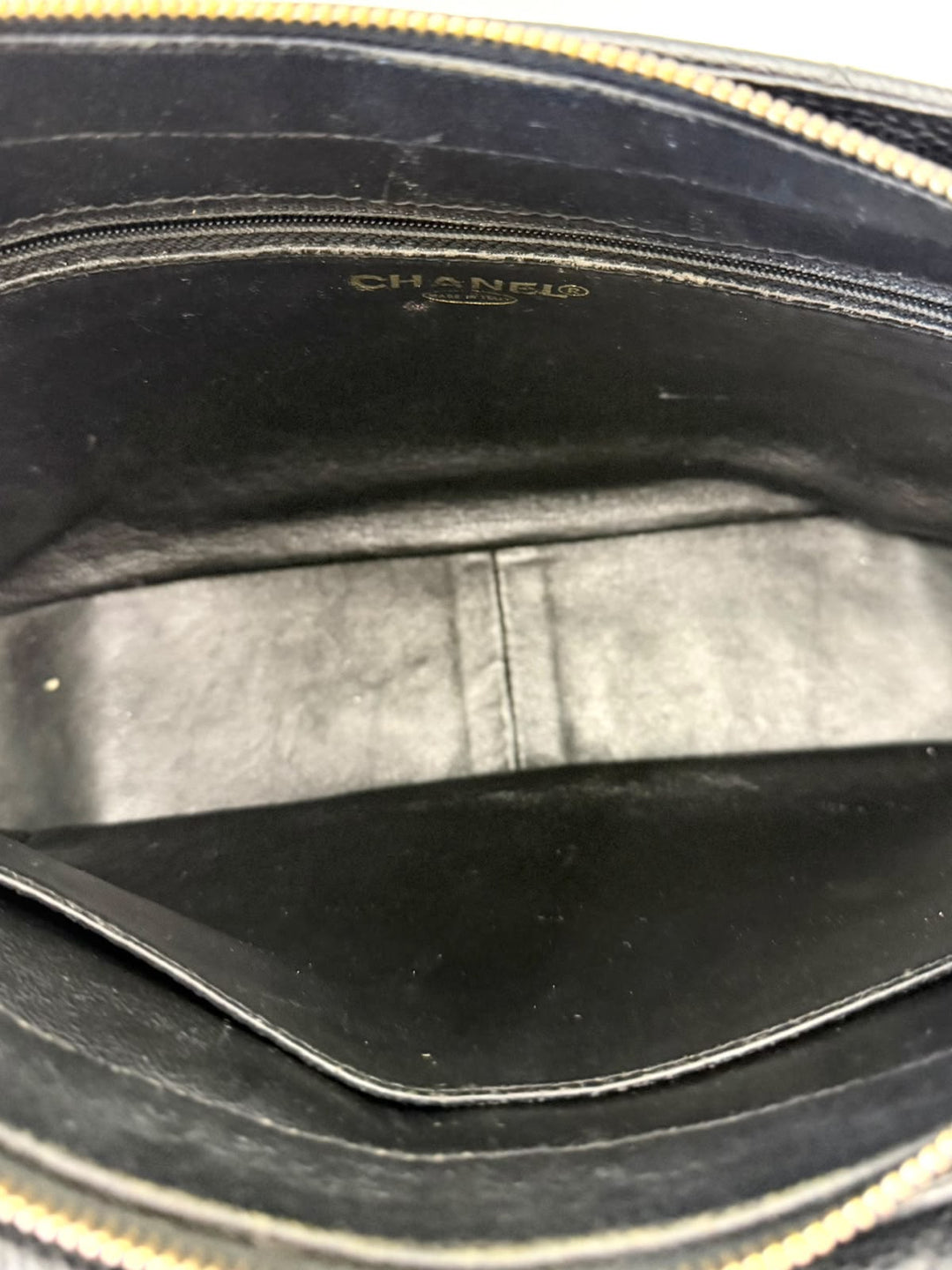CHANEL CAVIAR QUILTED ZIP &amp; FLAP VINTAGE SHOULDER BAG