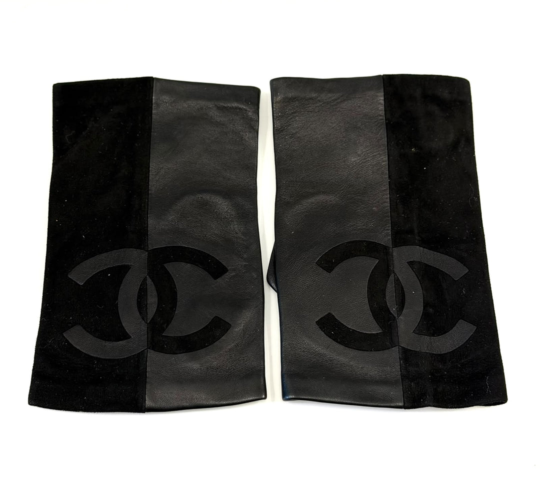 CHANEL CC FINGERLESS LAMBSKIN LEATHER GLOVES
