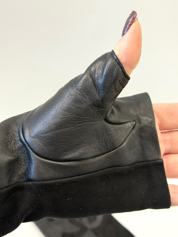 CHANEL CC FINGERLESS LAMBSKIN LEATHER GLOVES