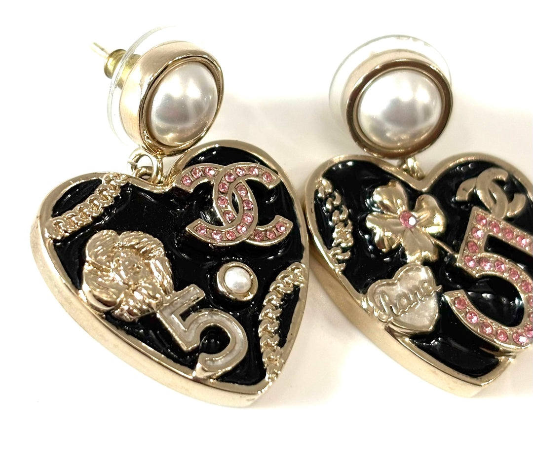 CHANEL GOLD PLATED FAUX PEARL STRASS &amp; RESIN HEART DROP EARRINGS