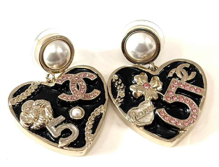 CHANEL GOLD PLATED FAUX PEARL STRASS &amp; RESIN HEART DROP EARRINGS