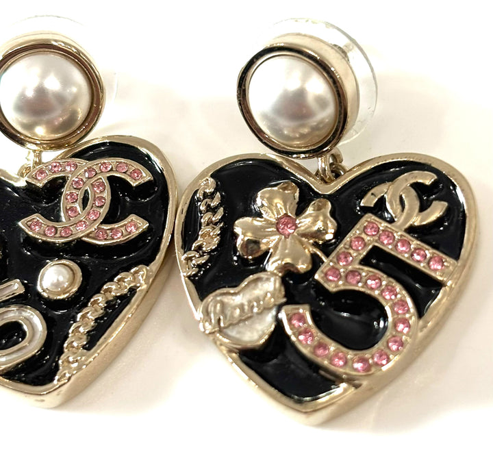 CHANEL GOLD PLATED FAUX PEARL STRASS &amp; RESIN HEART DROP EARRINGS