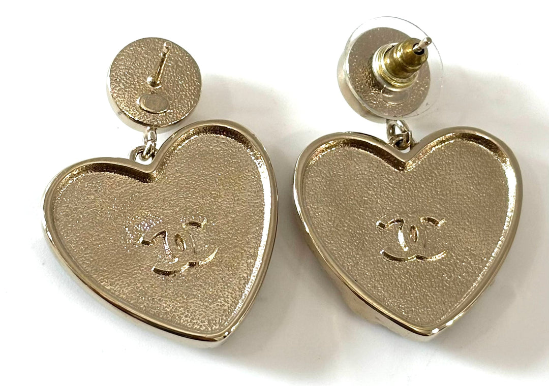 CHANEL GOLD PLATED FAUX PEARL STRASS &amp; RESIN HEART DROP EARRINGS