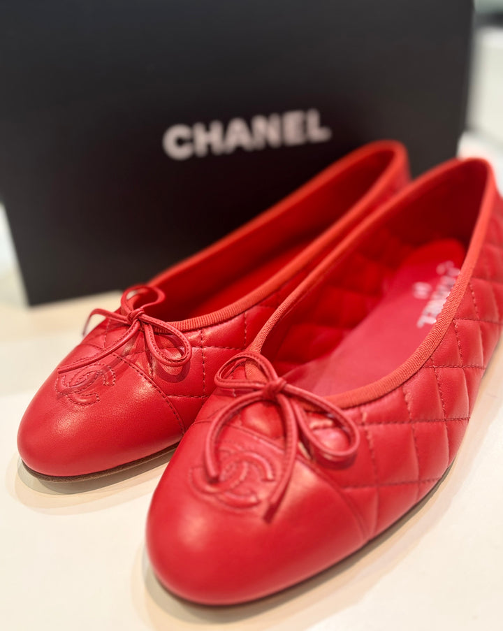 CHANEL LAMBSKIN QUILTED CC CAP TOE BALLET FLATS