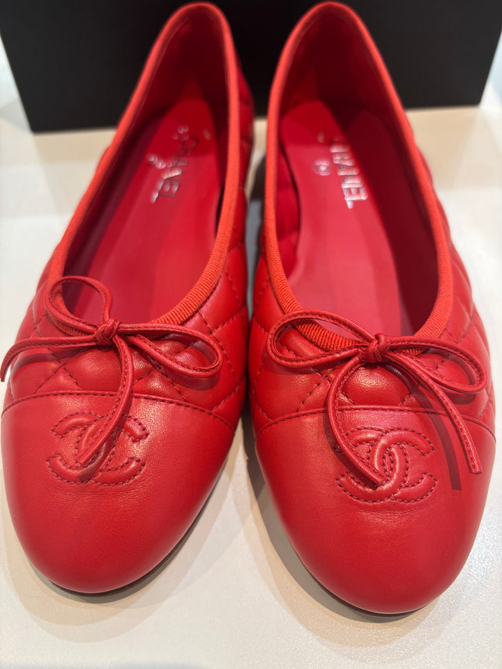 CHANEL LAMBSKIN QUILTED CC CAP TOE BALLET FLATS