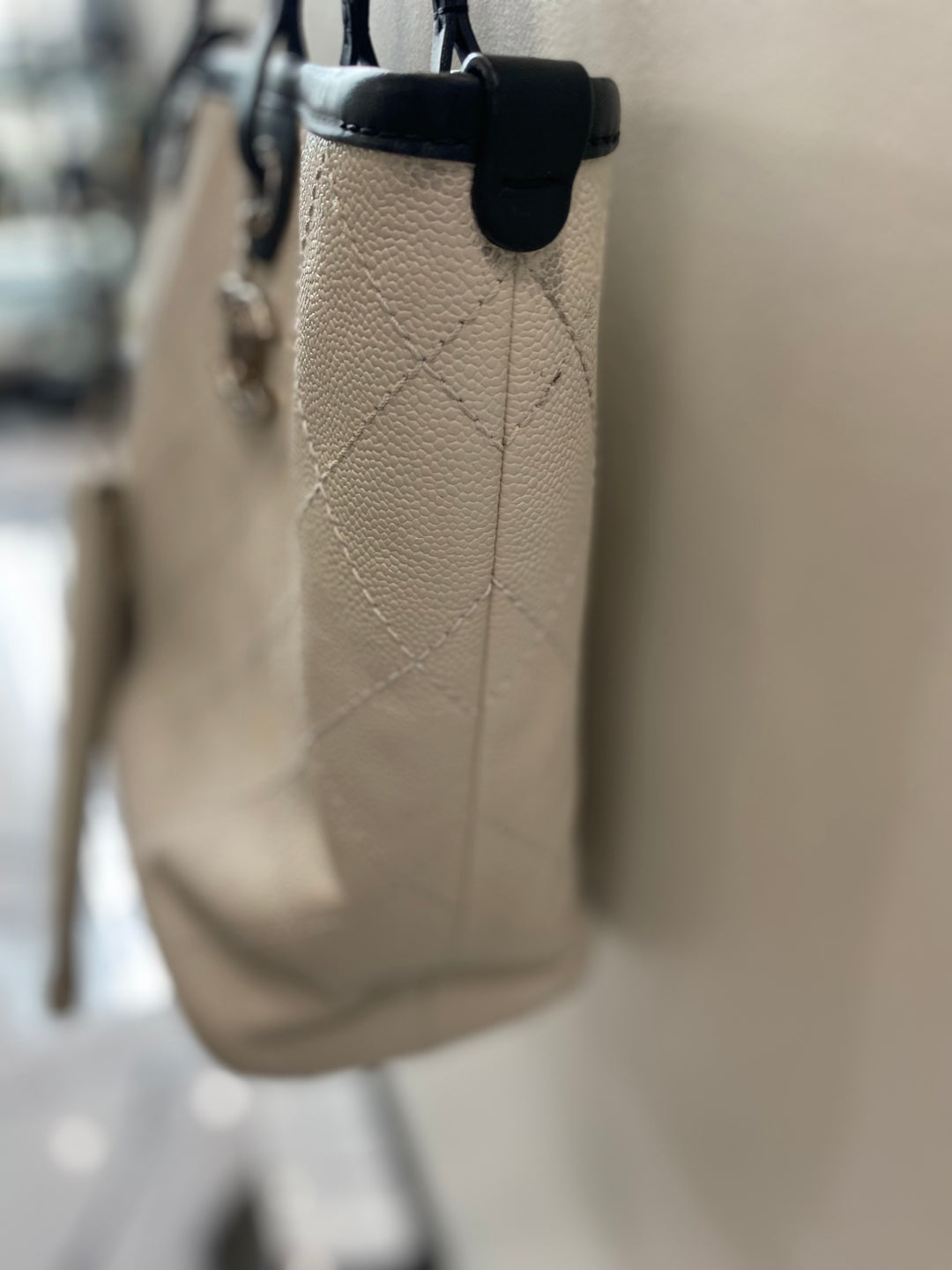 CHANEL QUILTED CAVIAR FEVER TOTE BAG – Caroline's Fashion Luxuries